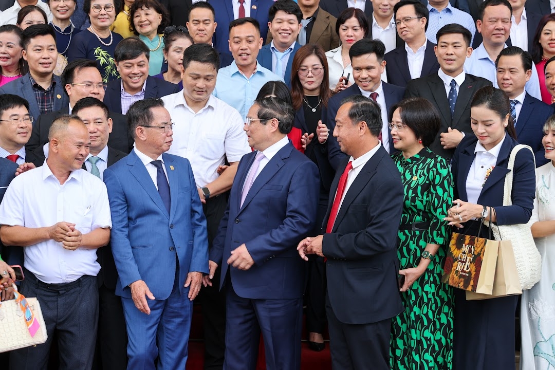 Thủ tướng: Nhà đầu tư không cần phải có kinh nghiệm, chỉ cần hiệu quả, lợi nhuận